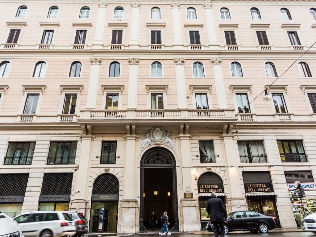 Queen Palace Suites Rome Exterior photo